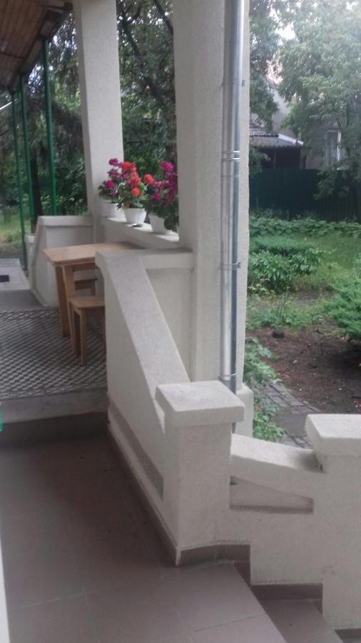 Gelena Гостьовий Двір Uzhhorod Exterior foto