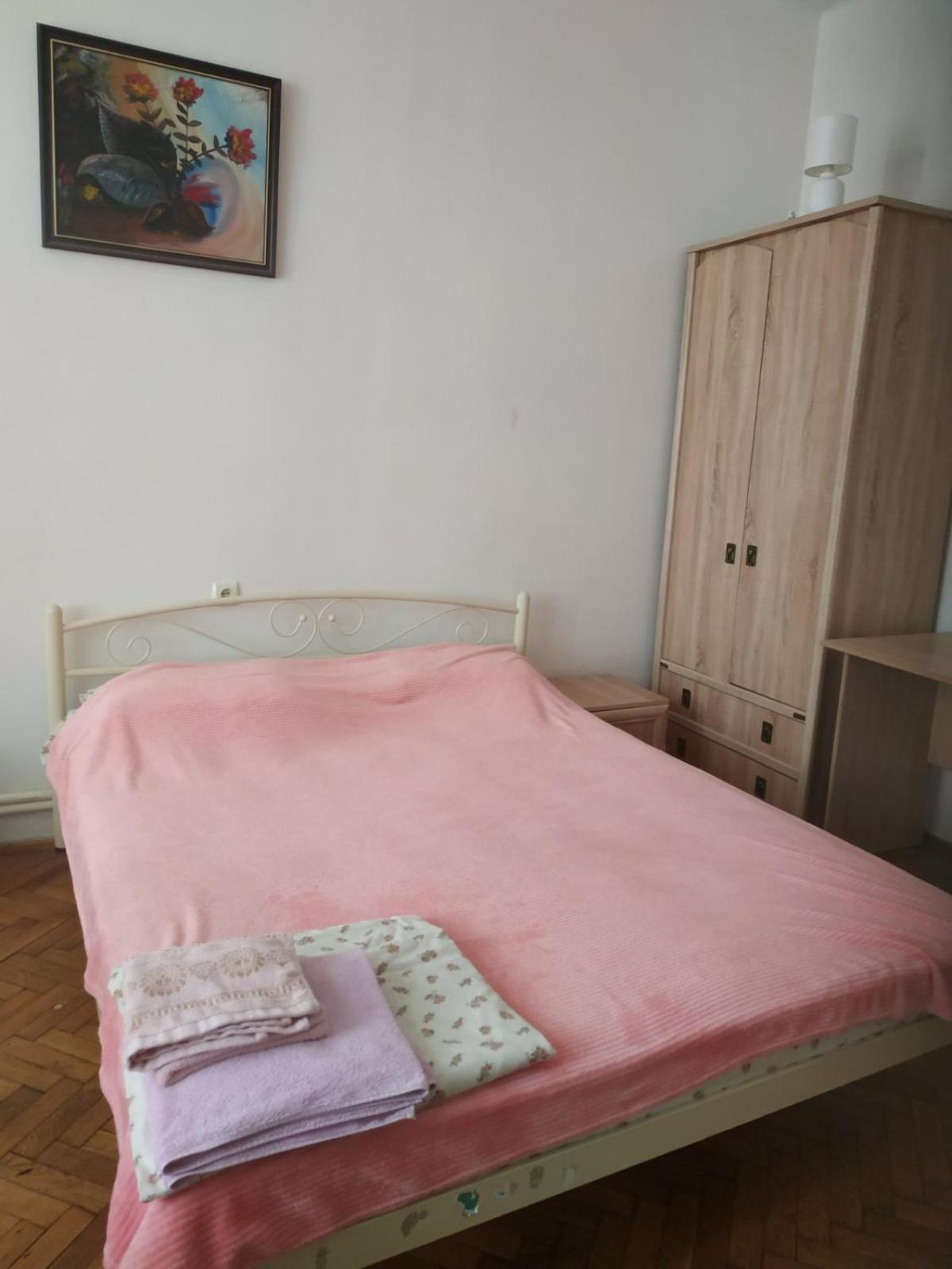 Gelena Гостьовий Двір Uzhhorod Exterior foto
